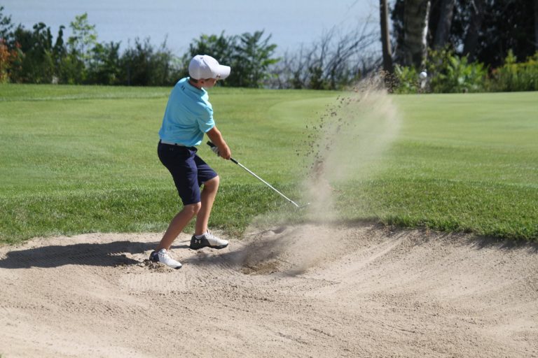 Ouellet, Lee share lead for the Girls, Hwang takes charge for Boys, after first round of Peewee Championship 69123871_10159042539159657_635617827952263168_o